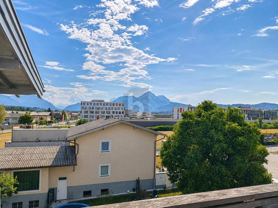 WOHNEN ODER BÜRO: HOCHWERTIGE FLÄCHE MIT HERRLICHEM BERGBLICK RICHTUNG UNTERSBERG
