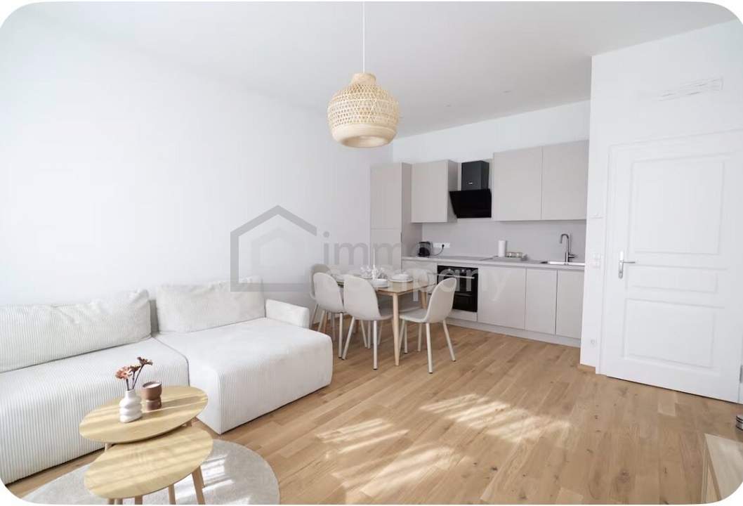 Vollsanierte 3-Zi-Wohnung 80m², Nahe Rathaus, Fußbodenheizung!