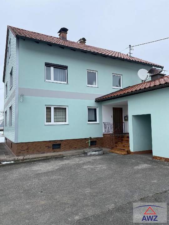 Großes Grundstück und ein Haus mit Keller!