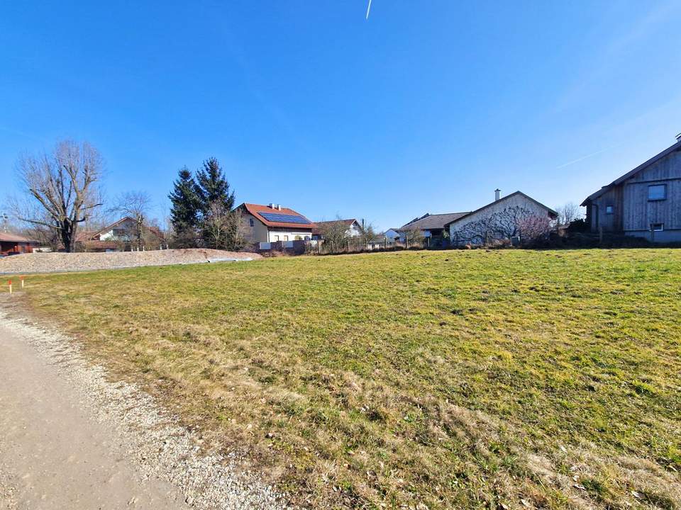 Attraktiver Baugrund in ruhiger und sonniger Lage nahe Ried – Perfekt für Ihr Traumhaus