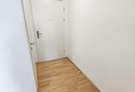 Helle 2-Zimmer-Dachgeschosswohnung mit großzügiger Terrasse in der Koloniestraße!