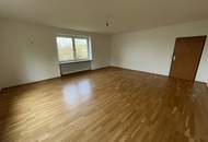 Großzügige Familienwohnung mit Balkon und guter Verkehrsanbindung
