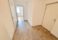 Preisreduziert! Perfekte 2-Zimmer Wohnung mit Loggia! Viel Grün + Garagenplatz inbegriffen + Perfekte Aufteilung + Fairer Preis + Tolle Infrastruktur! Nicht zögern!