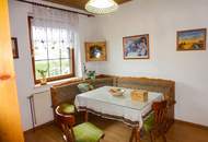 Viel Nutzfläche - Einfamilienhaus mit ehemaligem Heurigen im Keller !