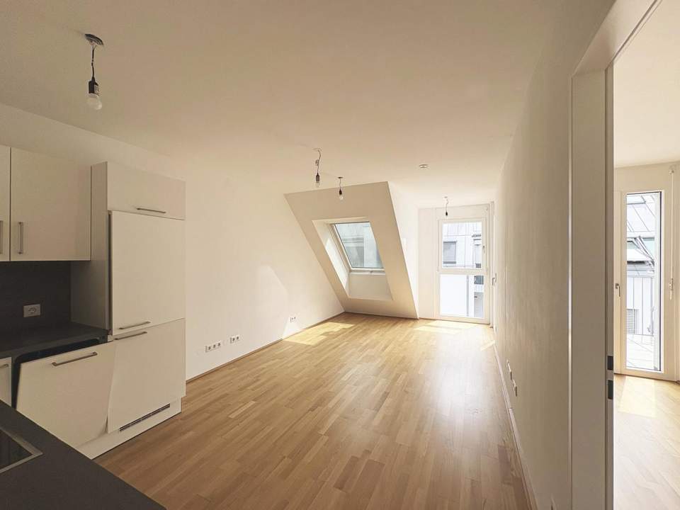 Gemütliche 2-Zimmer-Dachgeschosswohnung mit Terrasse - in der Koloniestraße!