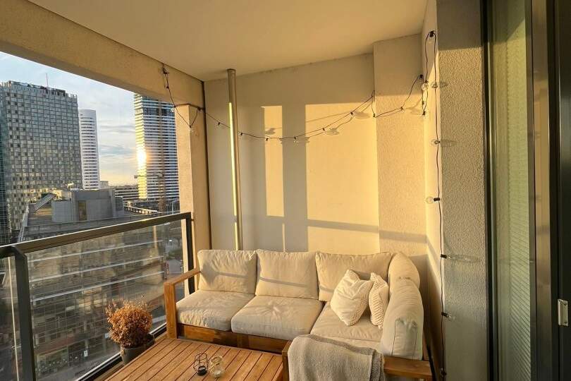 PART FURNISHED MODERN APARTMENT ON HIGHER FLOOR: 3 ROOMS with Fitness und Sauna * free from 01.09.2026 *, Wohnung-miete, 2.430,00,€, 1220 Wien 22., Donaustadt