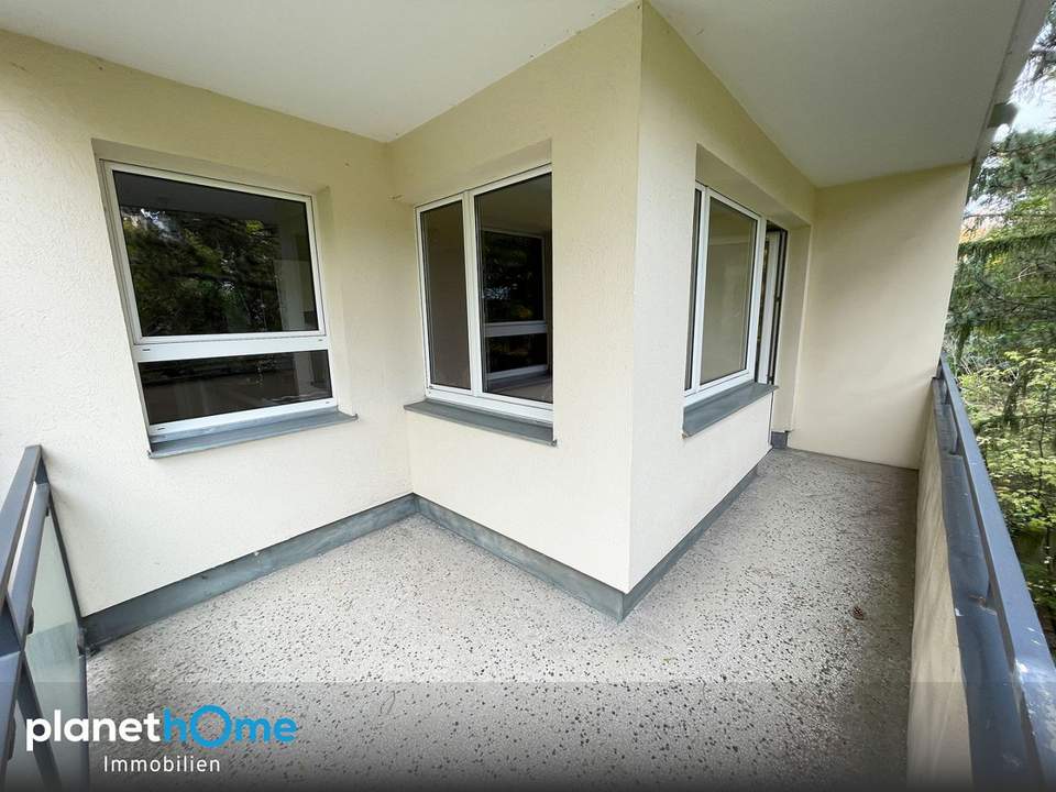 Süße, absolut ruhige Zweizimmerwohnung mit schönem Balkon und Grünblick