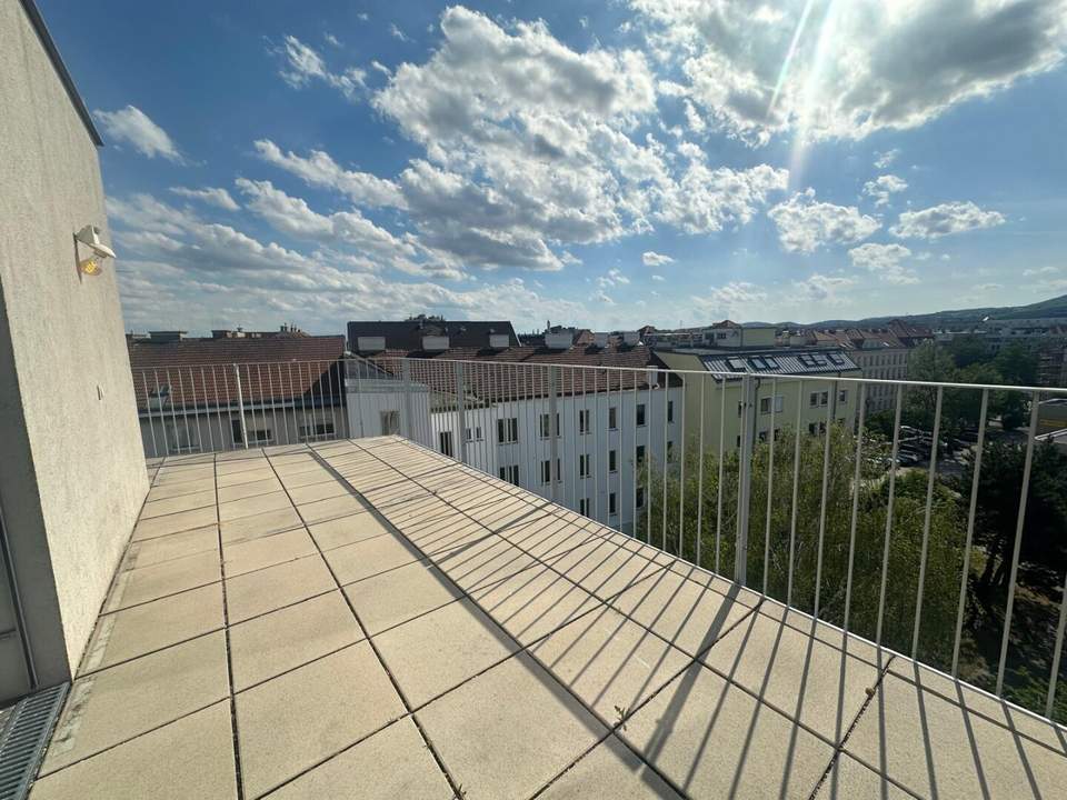 2-Zimmer Wohnung mit sehr großer Terrasse!