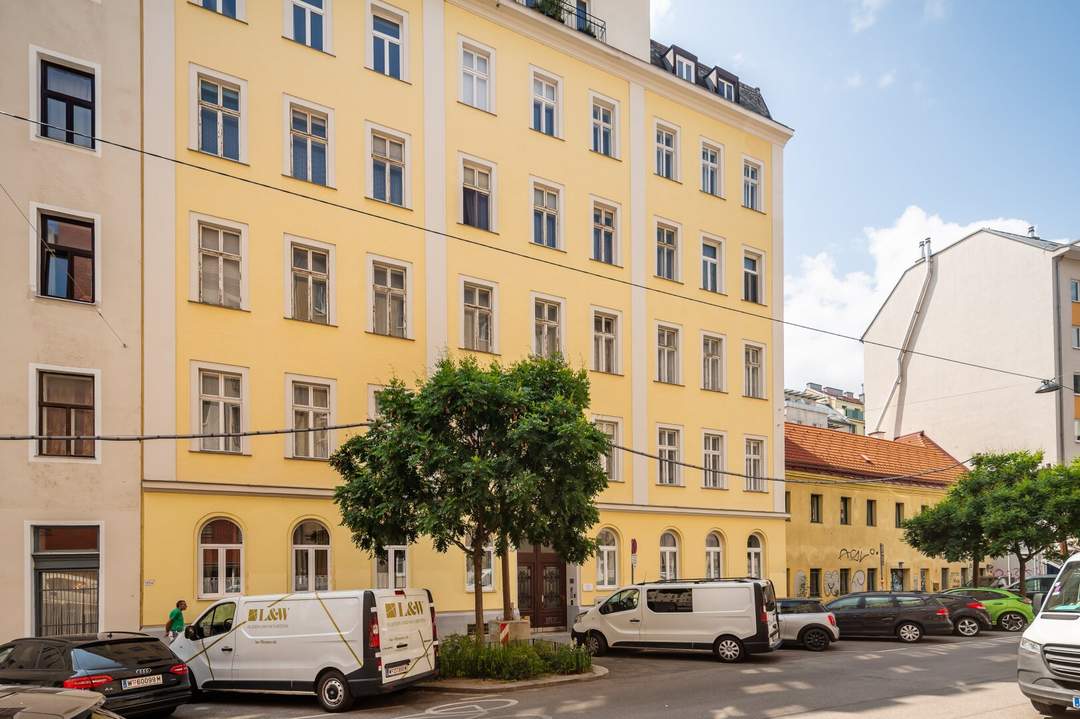 Hidden Gem in the Heart of the 6th – Historic Charm Meets Future Vision!