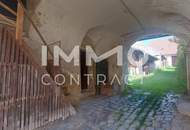 WOHN-UND GESCHÄFTSHAUS AUS DEM 16. JAHRHUNDERT IM HERZEN VON LANGENLOIS 100 m Kellerröhre, Nebengebäude, Innenhof, Geschäftslokale, usw.