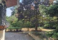 ''Komfortabel ausgestatteter Bungalow mit parkähnlichem Garten''