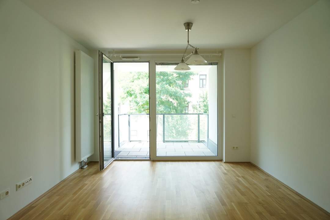 Schöne Zweizimmerwohnung mit gartenseitiger Loggia