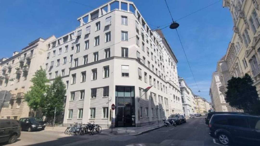 Moderner Neubau im Botschaftsviertel