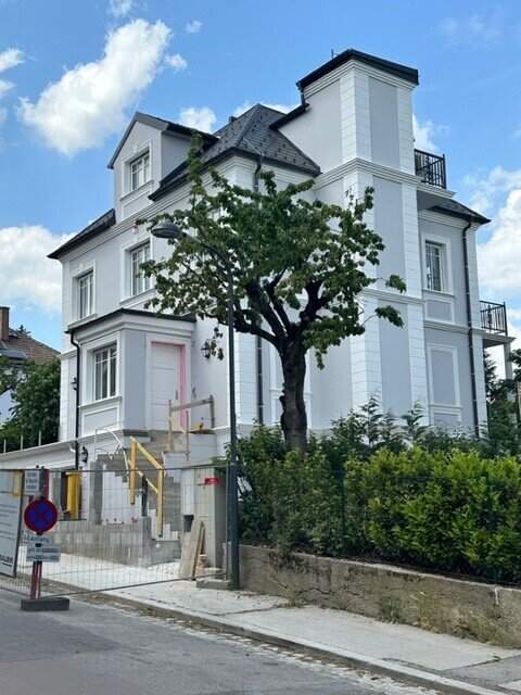 Exklusive, top-sanierte Stilaltbau-Villa mit Fernblick in Bestlage von Gersthof