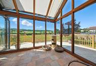 HOCHKARÄTIGES WOHNEN IN GRÜNRUHELAGE! WOHLFÜHL-REFUGIUM DER EXTRA KLASSE: TRADITION TRIFFT MODERNSTEN KOMFORT!