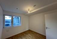 MARINA TOWER - Exklusive 4-Zimmer-Wohnung mit Loggia und sonnigem Balkon