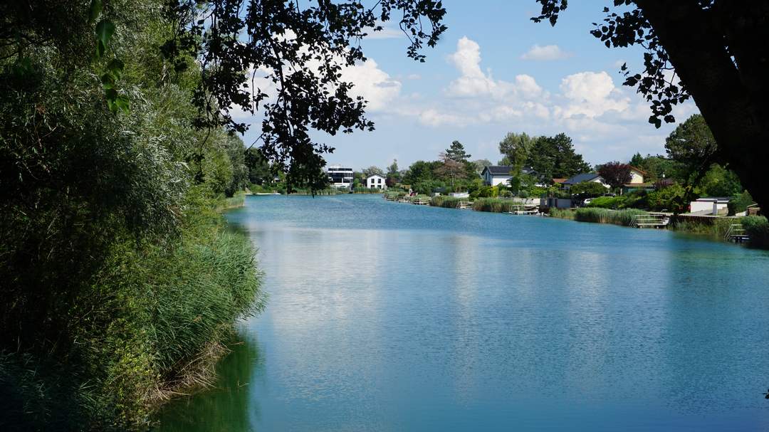 Haus am See in Donaustadt im Eigentum - 3 Bäder!