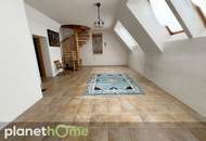 Charmante sonnige Dachgeschoss-Maisonette im Altbau mit 4 Zimmern und Terrasse