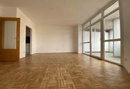 Geräumige 2-Zimmer-Wohnung mit Loggia - verfügbar ab März 2026