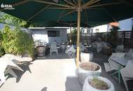 Wohnhaus mit Verkaufsgeschäft und Imbiss/Bistro
