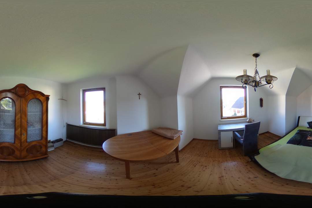 Großes Einfamilienhaus in zentraler Lage - Nur 25 Min. von Graz!