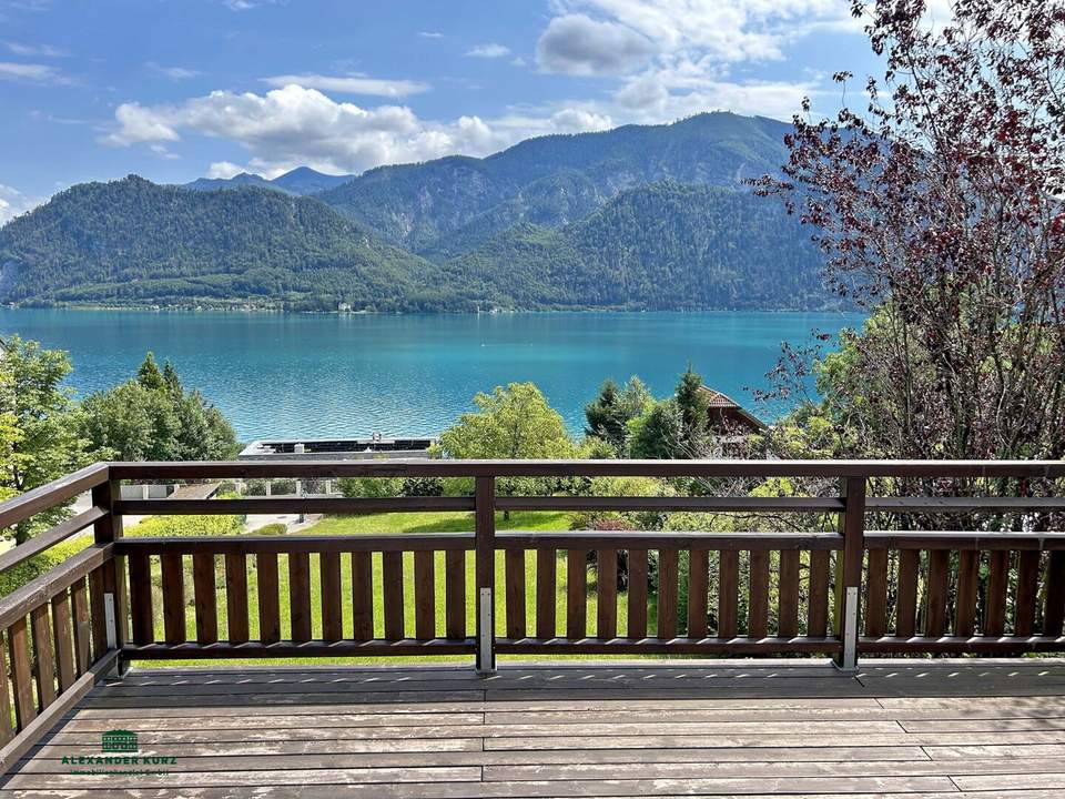 Baugrundstück mit Badeplatz und traumhaftem Atterseeblick