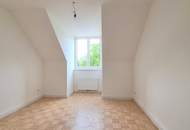 Kaufpreissenkung & GRATIS Goodie! Entdecken Sie die charmante Altbau-Oase im Dachgeschoß mit Garten!