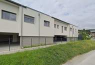 Tolles, räumlich gut eingeteiltes Reihenhaus mit Eigengarten, Dachterrasse und zwei Garagenplätzen.