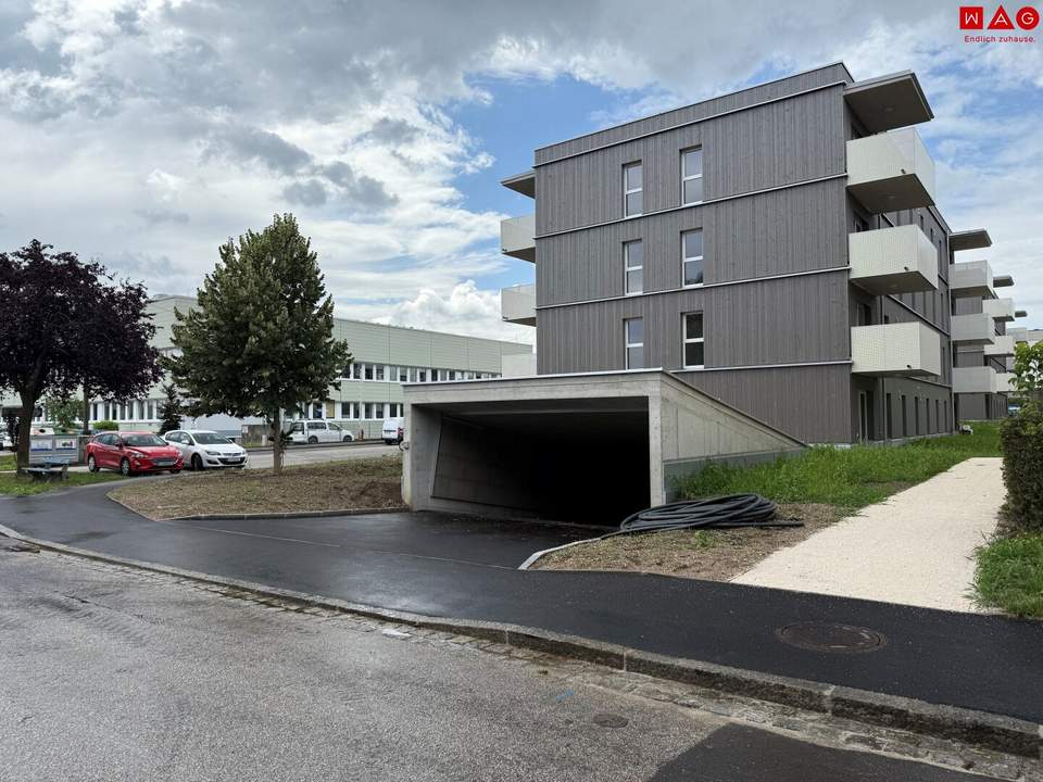 Sicherer heller Tiefgaragenstellplatz, direkt neben dem Sportzentrum OED!