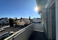 3 Zimmer Wohnung mit Balkon &amp; Parkplatz
