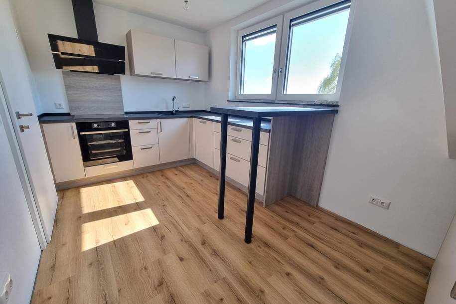 Erstbezug: Stilvolle Dachgeschoss - Garconnière in idyllischer Lage!, Wohnung-miete, 595,00,€, 5142 Braunau am Inn