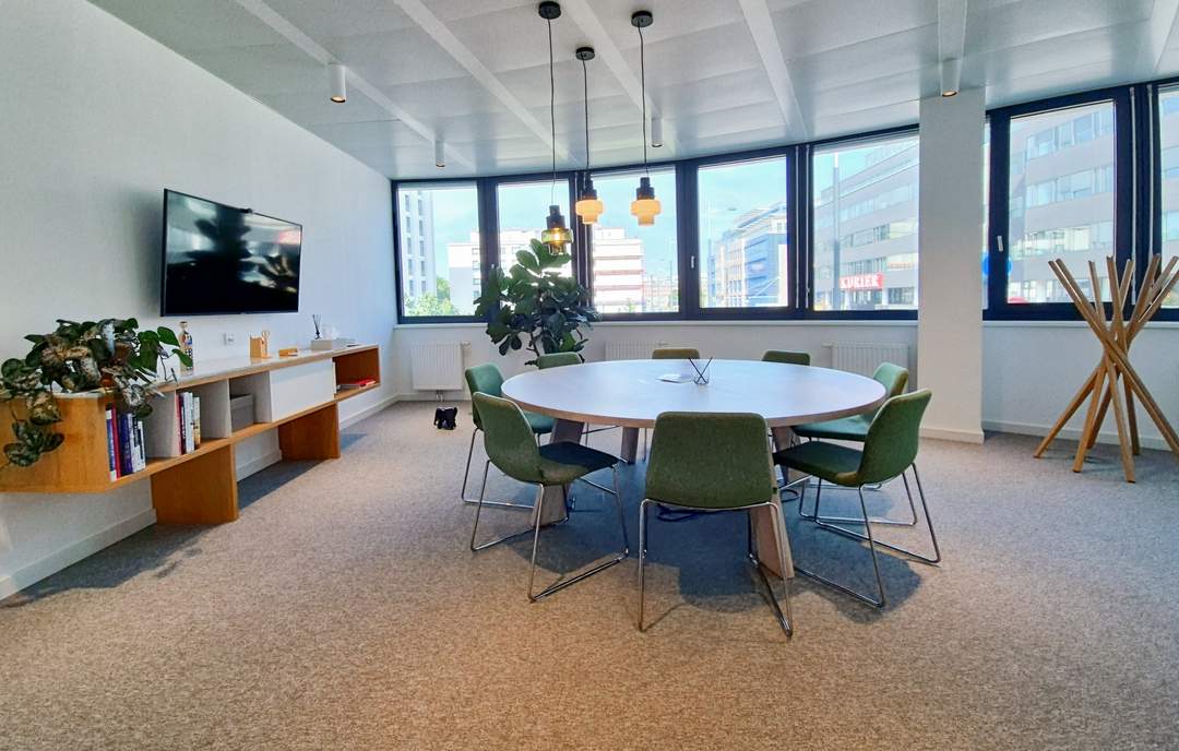 Finde komplett flexible Arbeitsplätze und Besprechungsorte in Spaces Square One​​