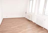 Tolle 2 Zimmer DG Wohnung - zwischen Quellenstraße und Gudrunstraße