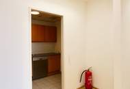 BÜROGEBÄUDE! 4-Zimmer-Büro im 2. Liftstock