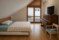 BEGEHRTE WOHNLAGE AM MÜHLWASSER: HOCHWERTIGES WOHNJUWEL ALS EINFAMILIENHAUS IN AUSGEZEICHNETER, SEHR RUHIGER WOHNLAGE MIT HALLENBALD, SAUNA UND FITNESSRAUM