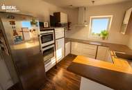 Familienidylle in Pfaffstätten - Geräumiges Einfamilienhaus mit Wohnkeller, Büro, Doppelgarage und Garten mit Pool