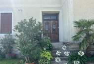 Doppelhaushälfte in herrschaftlichem Haus