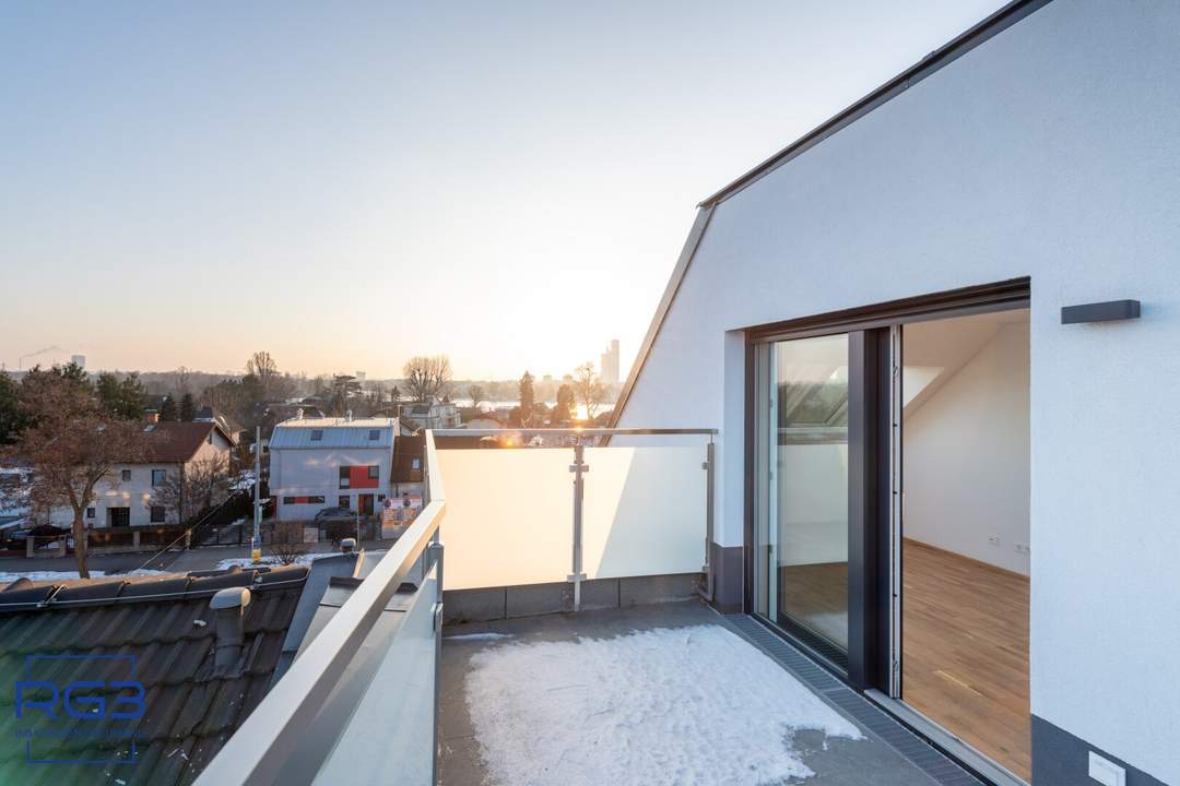 LUXUS DG-Wohnung in 1220 Wien: Erstbezug mit 4 Terrassen für 720.000 €!