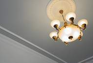 IMPOSANTE ALTBAUWOHNUNG MIT BALKON UND TRAUMBLICK AUF DIE KIRCHE II PRESTIGE UND ELEGANZ II WOHNEN IM DENKMALGESCHÜTZEN MÖDLINGER STADTJUWEL II FUSSGÄNGERZONE