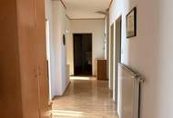 Viel Platz für Familie, Hobby &amp; Fahrzeuge - Wohnhaus mit 2.161 m² Baugrund