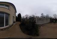 Gemütlicher Wohntraum mit viel Platz, großem Eigengrund und Dachterrasse