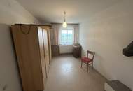 Bungalow mit zentral begehbaren Räumen & Garage