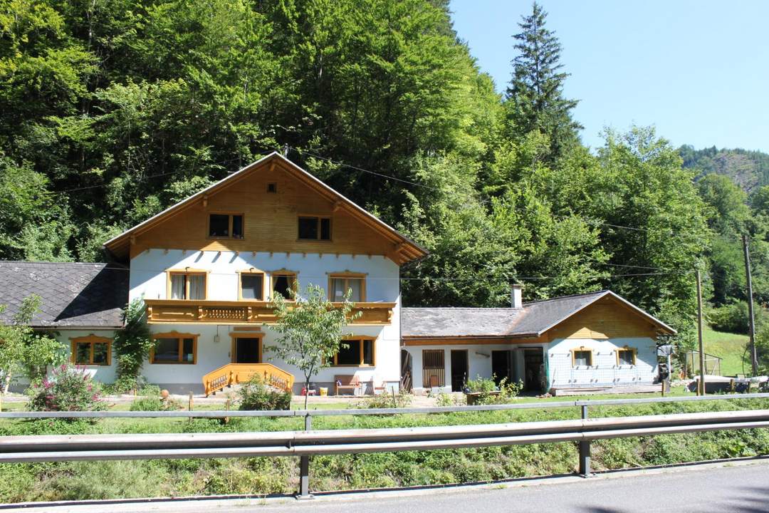 Wohnhaus in Naturlage