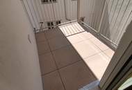 Moderne 4-Zimmer-DG-Wohnung mit hofseitigem Balkon