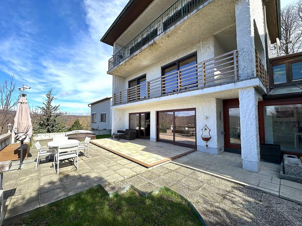 Panorama-Luxus: Großzügiges Haus mit unverbaubarem Blick im 14. Bezirk
