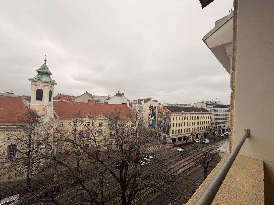 Wiedner Hauptstraße - 2 Zimmer Altbau mit Loggia, 4. Stock
