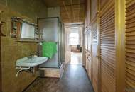 3 Zimmer // BALKON MÖGLICH // komplett sanierungsbedürftig // 2. Stockwerk (Top 12+13)