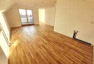 3 Zimmer. 3 Terrassen. Ein Zuhause! Genial - Lebens(t)raum Erfüller im Grünen - Klimaaktiv Bronze! Ab ins Dachgeschoss / Viel Lebensqualität! Wärmepumpe und Solaranlage + Naturnahe Gewässer ums Eck!