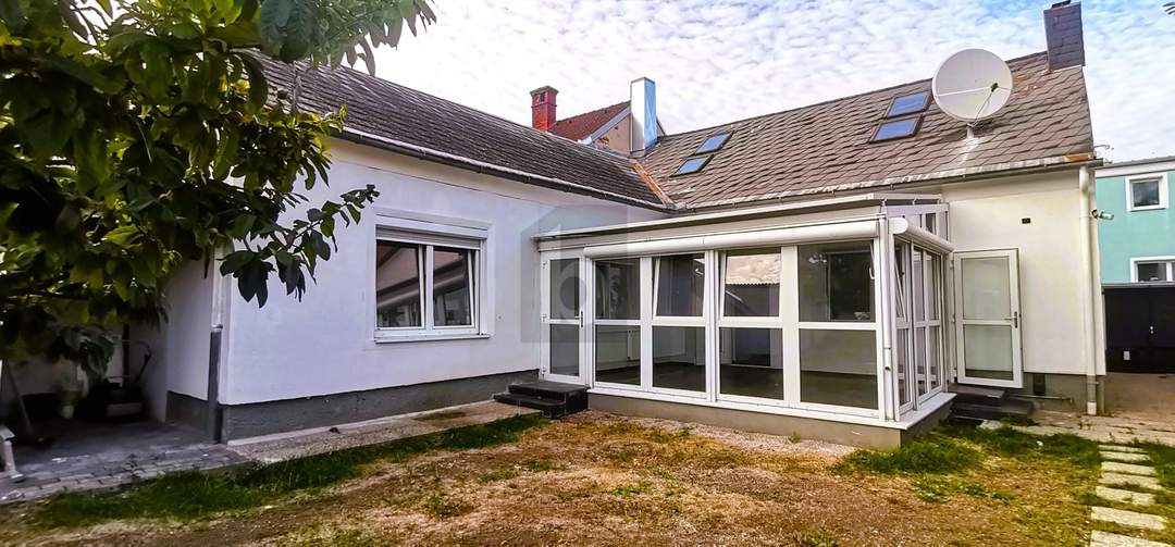 FRISCH SANIERT MIT GARTEN UND WINTERGARTEN