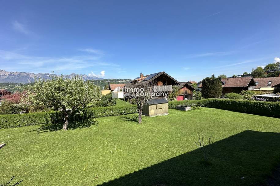 Baugrundstück, völlige Ruhelage, mitten im Grünen, Berg- u. Panorama-Blick, Feldkirch-Tisis, direkt ans Naherholungsgebiet grenzend, gigantische Sonnenuntergangs-Stimmung, in 6 Minuten per PKW ins Stadtzentrum Feldkirch, Bus-Station in 50 m., Grund und Boden-kauf, 595.000,€, 6800 Feldkirch
